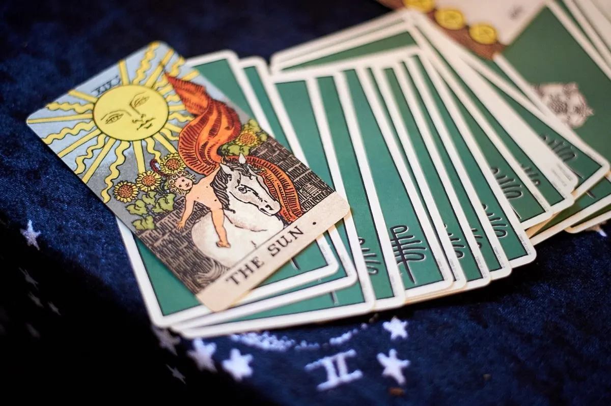 Capa: Curso de Tarot com Magia Natural Pri Ferraz: Download Completo